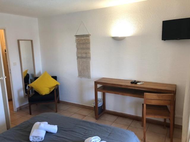 Hotel Le Bleu Marine Σαιντ-Μαρί-ντε-λα-Μερ Εξωτερικό φωτογραφία