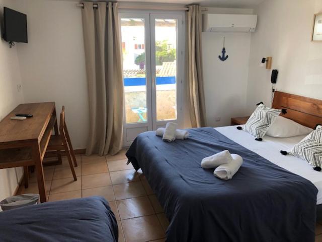 Hotel Le Bleu Marine Σαιντ-Μαρί-ντε-λα-Μερ Εξωτερικό φωτογραφία