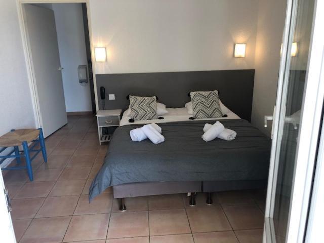 Hotel Le Bleu Marine Σαιντ-Μαρί-ντε-λα-Μερ Εξωτερικό φωτογραφία