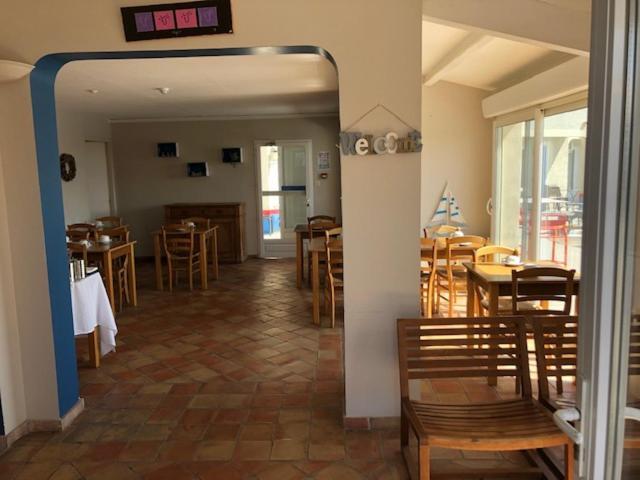 Hotel Le Bleu Marine Σαιντ-Μαρί-ντε-λα-Μερ Εξωτερικό φωτογραφία