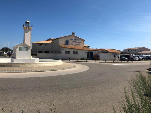 Hotel Le Bleu Marine Σαιντ-Μαρί-ντε-λα-Μερ Εξωτερικό φωτογραφία