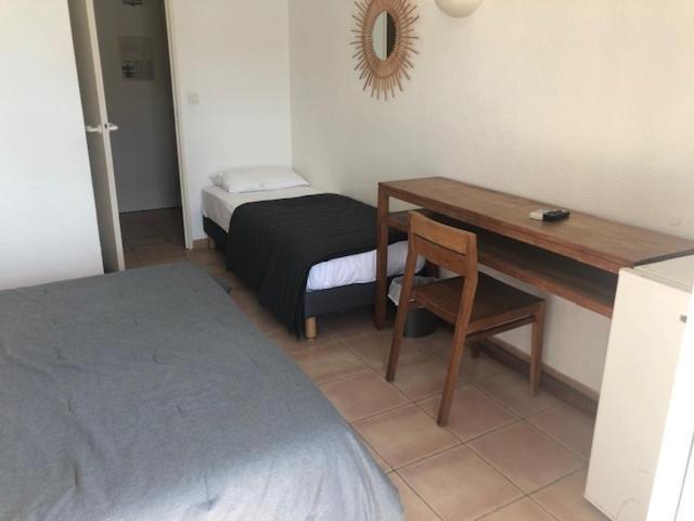Hotel Le Bleu Marine Σαιντ-Μαρί-ντε-λα-Μερ Εξωτερικό φωτογραφία