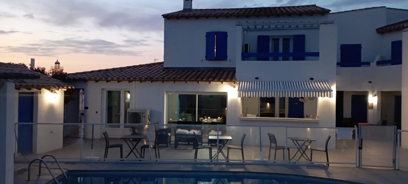 Hotel Le Bleu Marine Σαιντ-Μαρί-ντε-λα-Μερ Εξωτερικό φωτογραφία